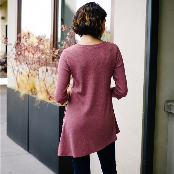 Buttons & Lace Into The Breach Blouse - Picture 4 of 8